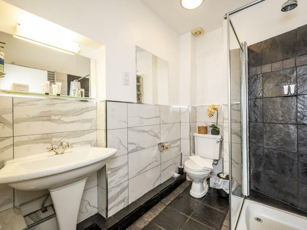 The Conigre, Melksham, Wiltshire, SN12 6BZ photo 4