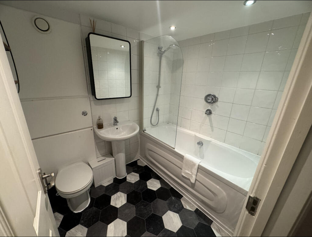 Christchurch Road, BOURNEMOUTH – pohled 5