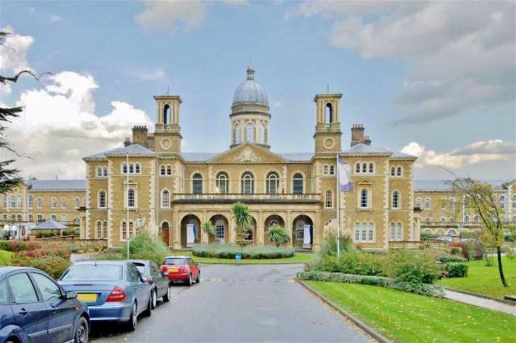 Main image of property: Princess Park Manor, New Southgate N11