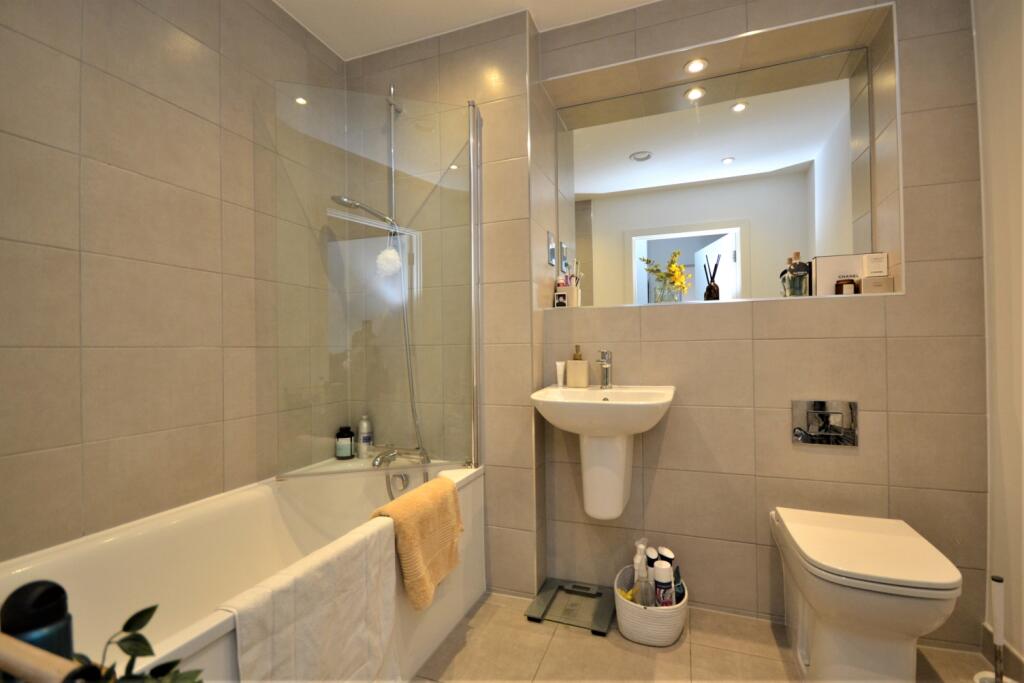 Apartment in London - View 5