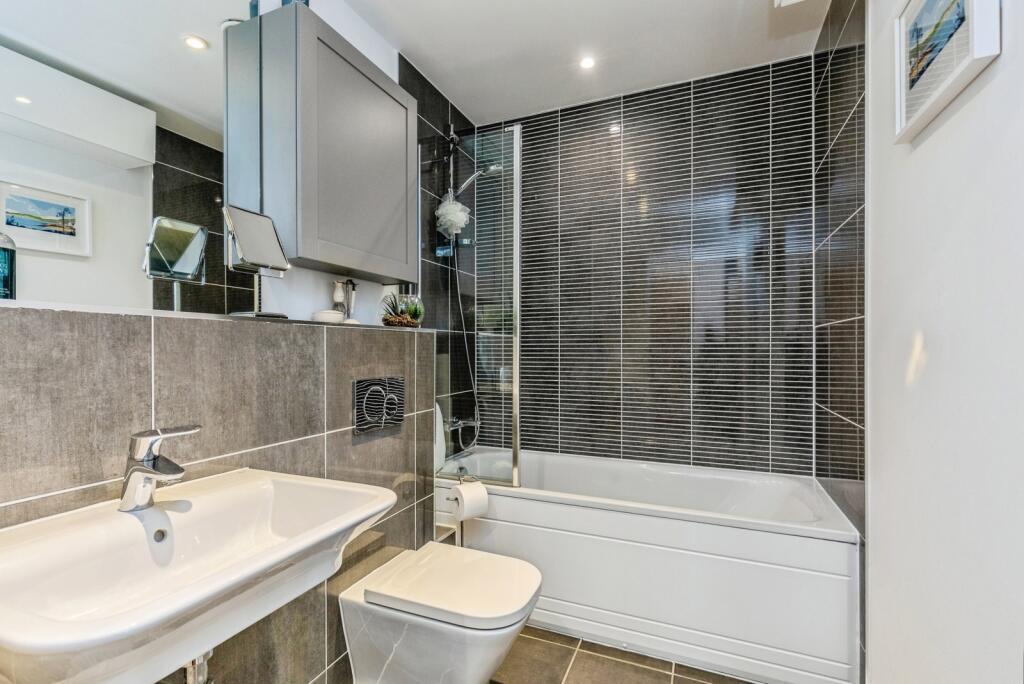 Apartment in Sheffield - More