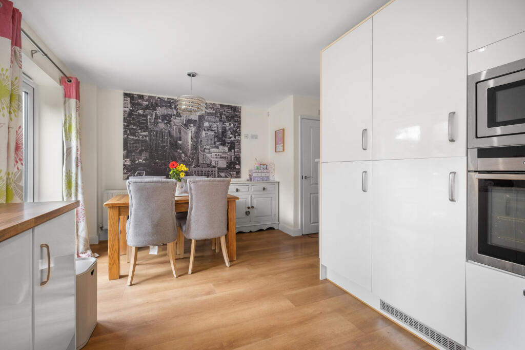 House in Bromsgrove, Aston Fields - More