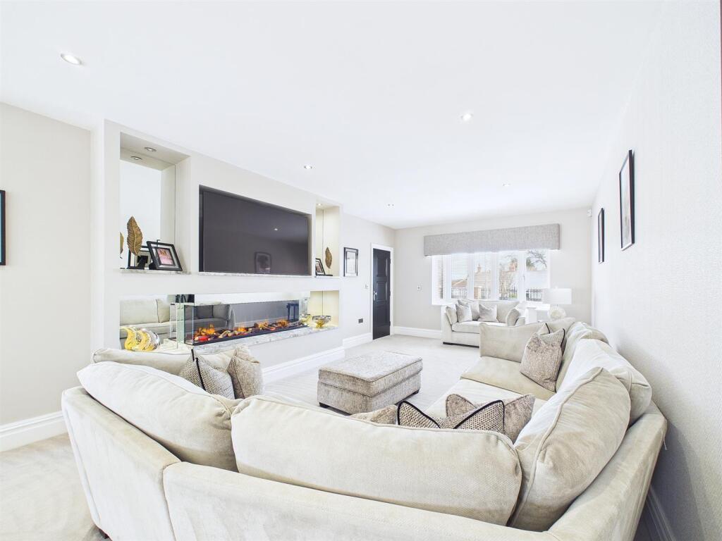 27 Beaumont Hill, Darlington - View 3