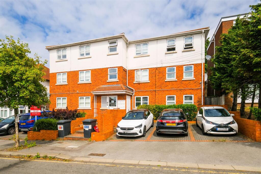 Main image of property: Wanstead Lane, Ilford, IG3