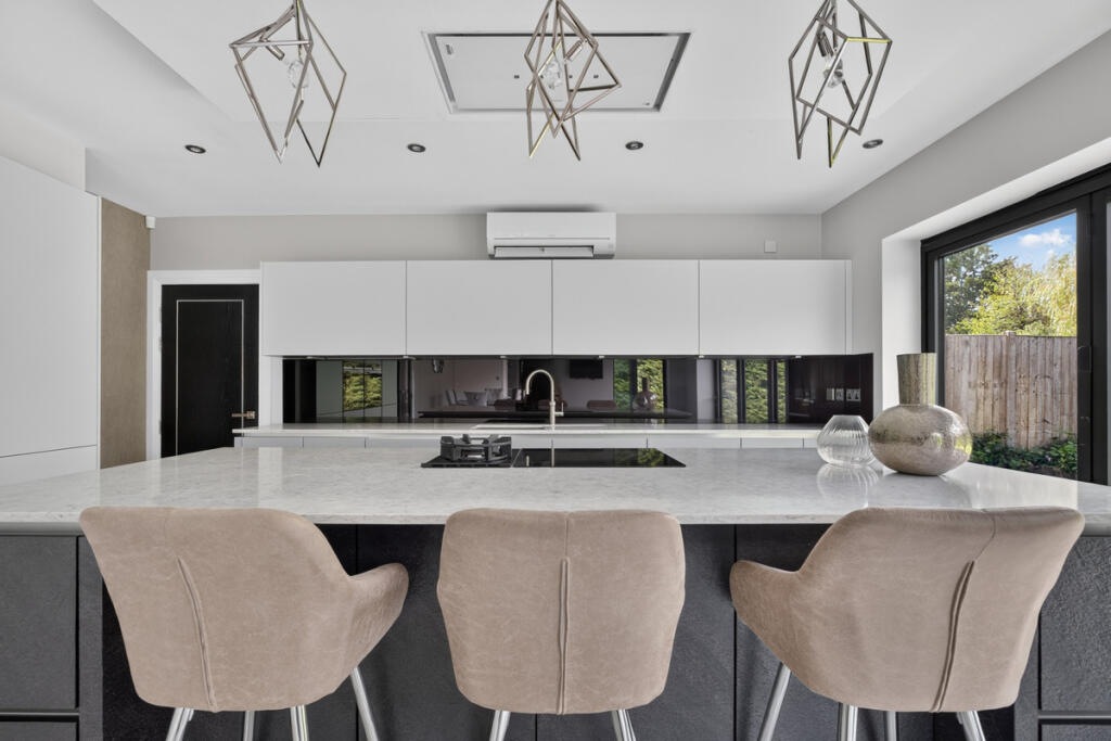 Widney Manor Road, West Midlands, B91 photo 5