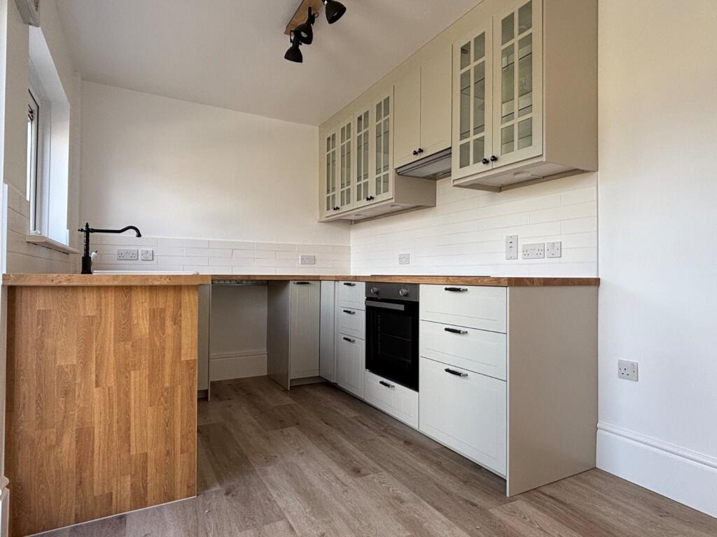 Middlesex, Pebworth, Stratford-upon-Avon, Worcestershire, CV37 photo 4
