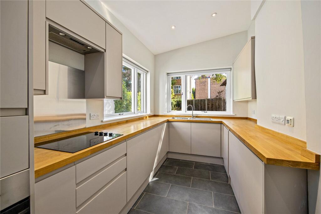 House in Richmond, Kew - View 4