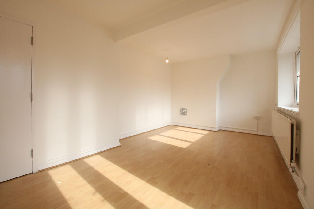 Apartment in London, Harlesden - View 5