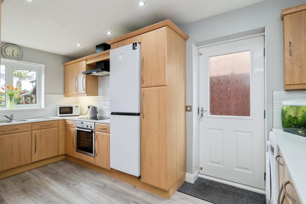 House in Kingston upon Hull, Bransholme - View 4