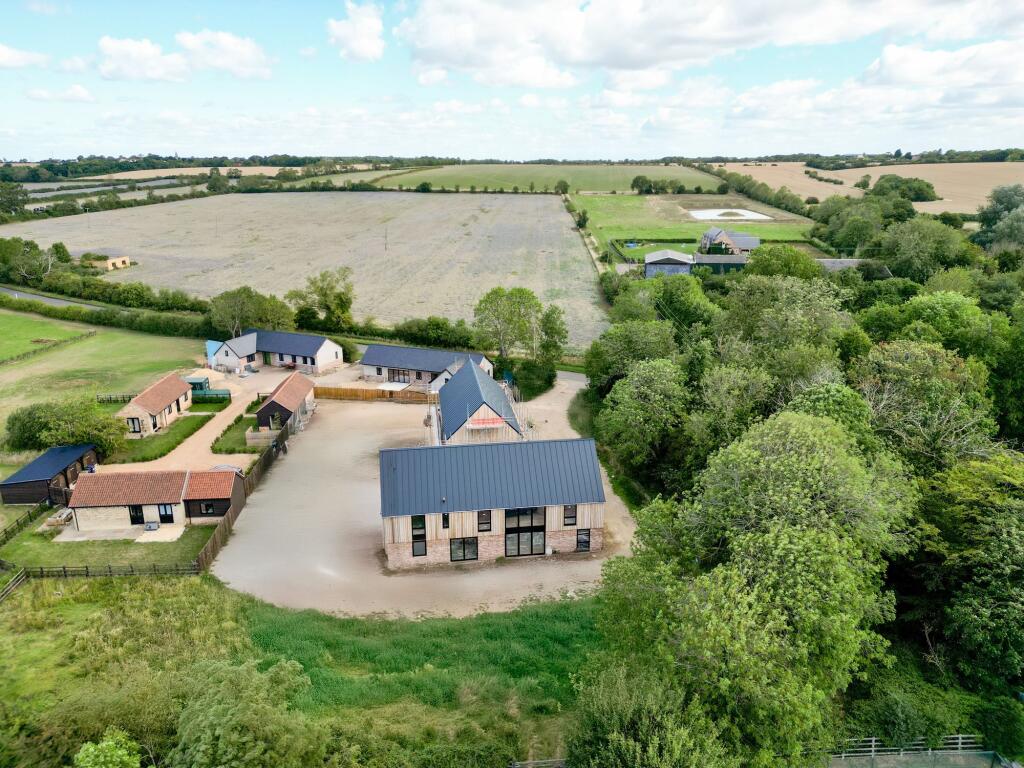 4-bed house on Thorns Farm, Alconbury Western, PE28, £900,000