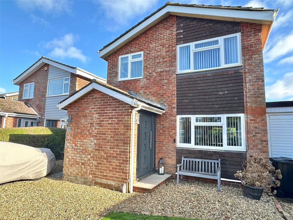 Main image of property: Rookcliff Way, Milford on Sea, Lymington, Hampshire, SO41