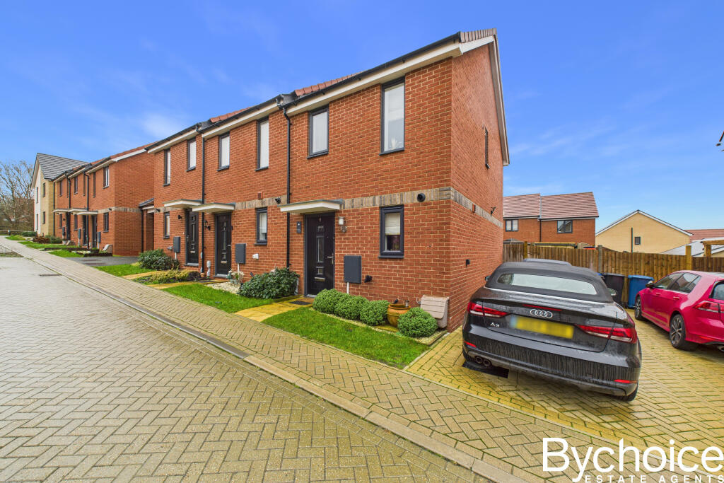 2-bed terraced on Roberts Drive, Haverhill, Suffolk, £255,000