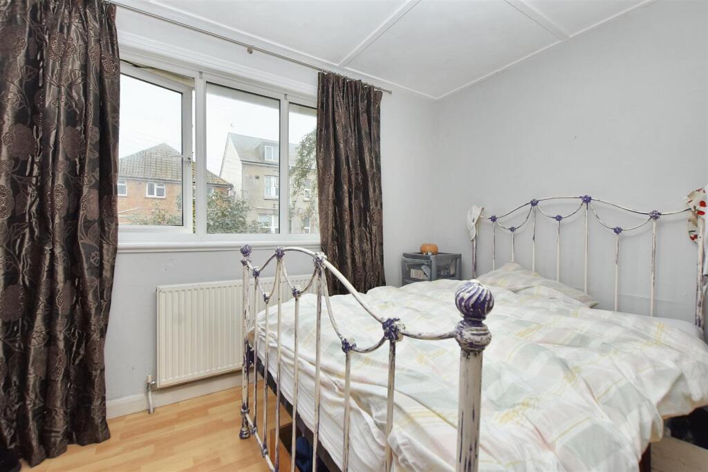 House in Wealden, Pevensey - More