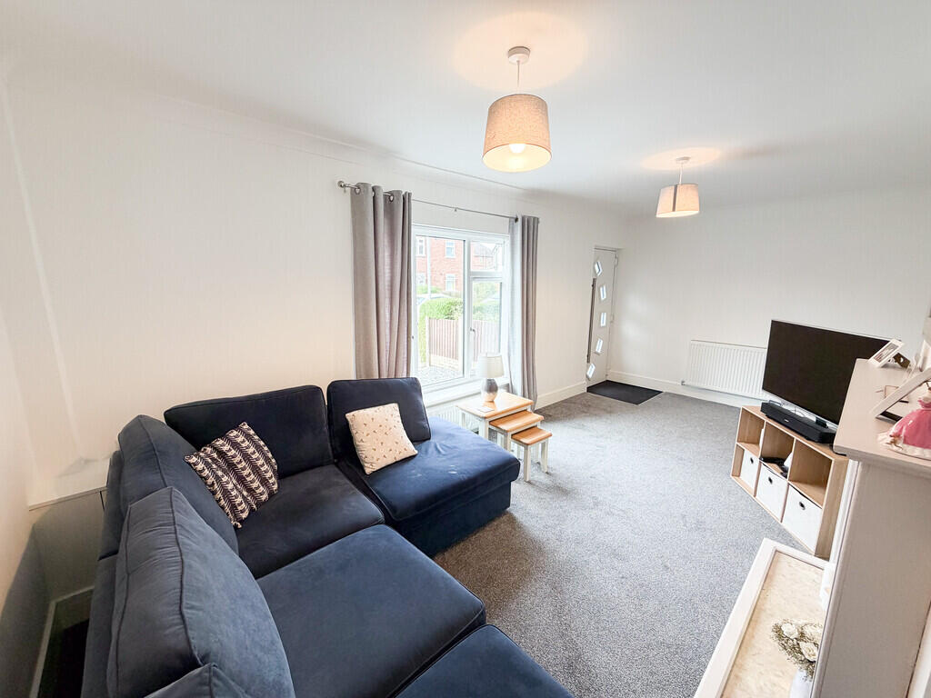 House in Stoke-on-Trent - More