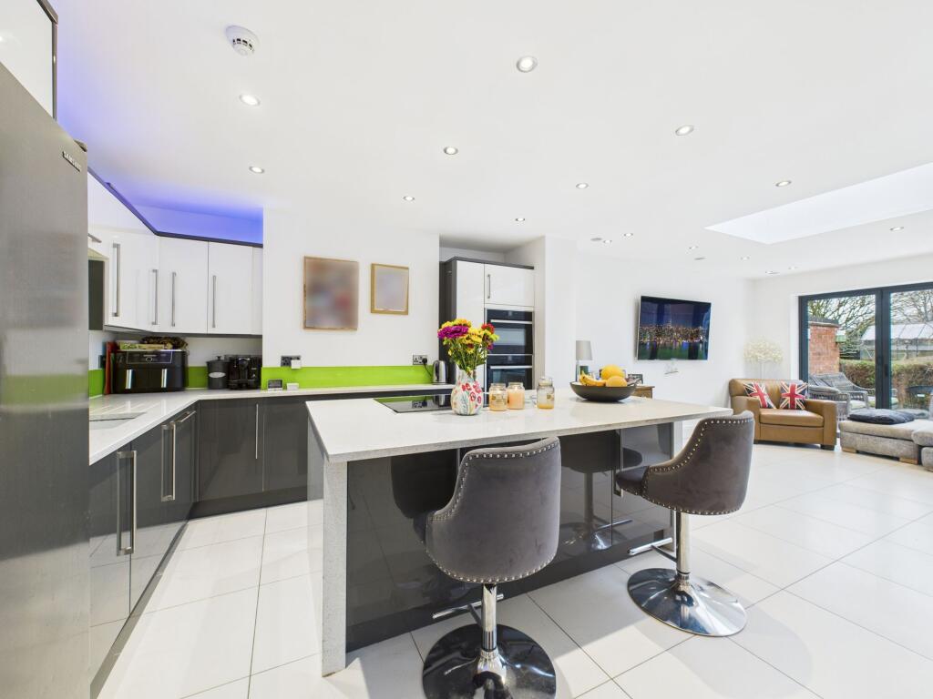 House in Nottingham, Gedling - View 2