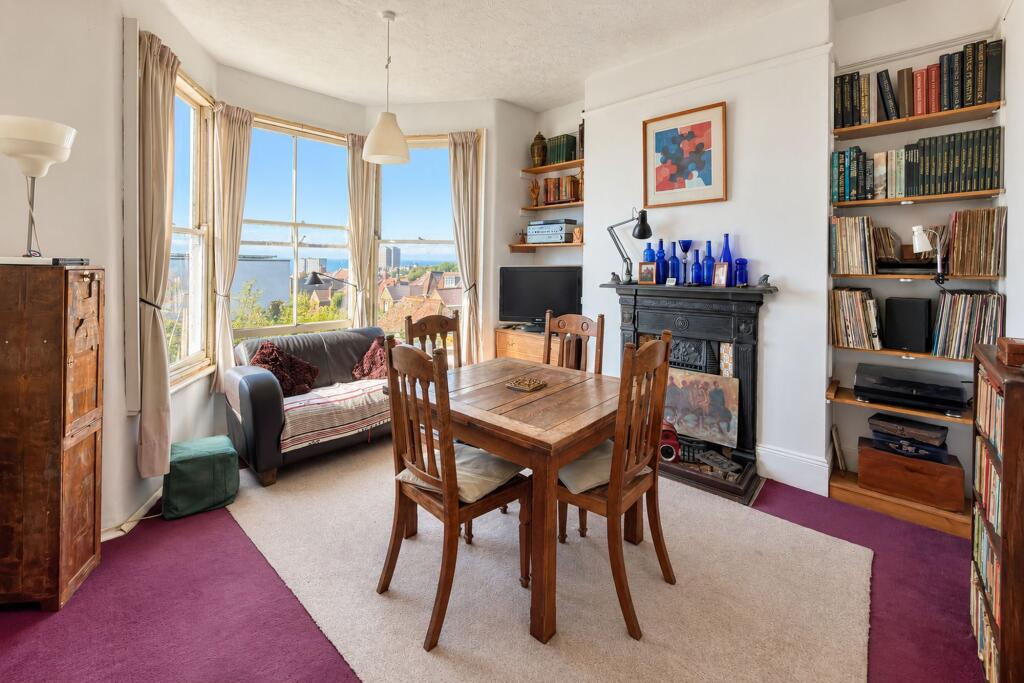 House in Brighton, Queen's Park - More