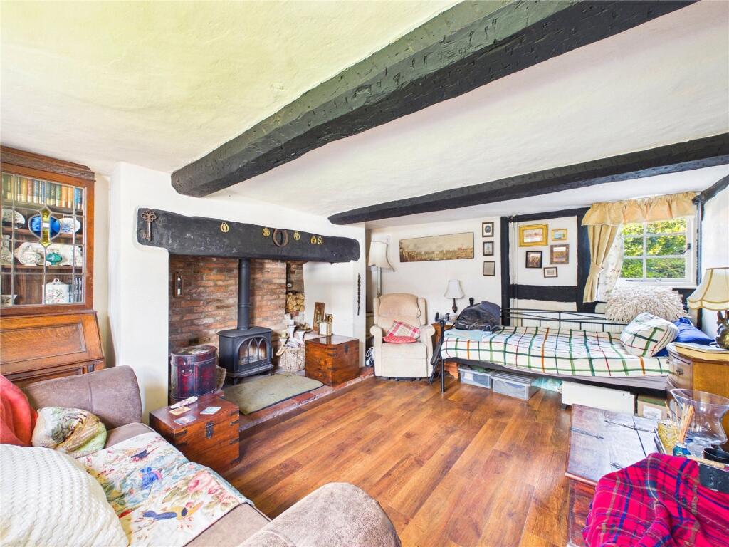 House in Worcester - View 5