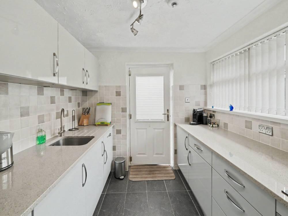Kestrel Way, Burton-on-trent, DE15 0DJ - View 4
