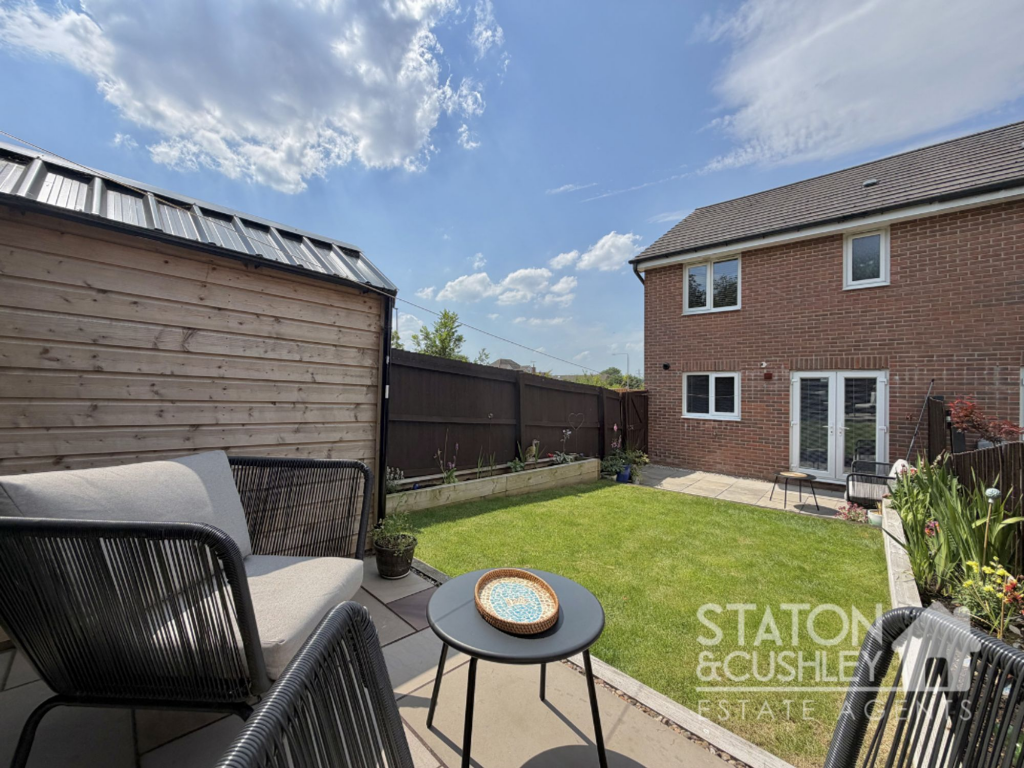 House in Mansfield, Forest Town - View 2