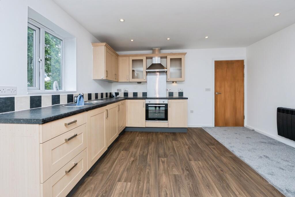 Apartment in Bristol, Withywood - View 4