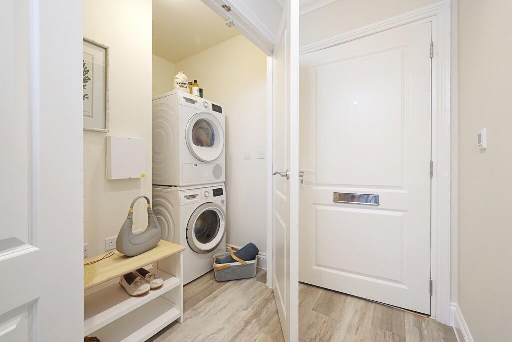 Apartment in Southampton - View 5
