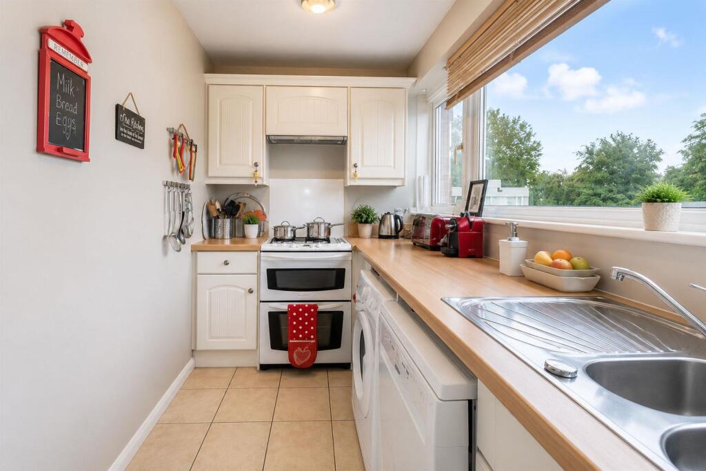 Apartment in Epping Forest, Epping - View 5