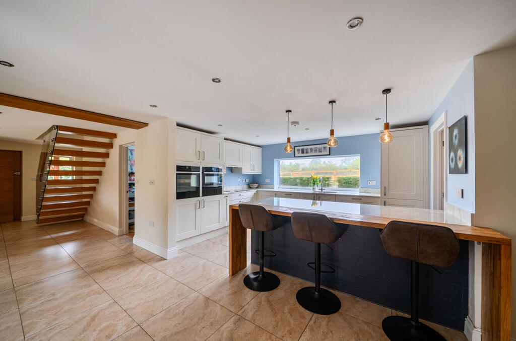 House in Swindon - View 4
