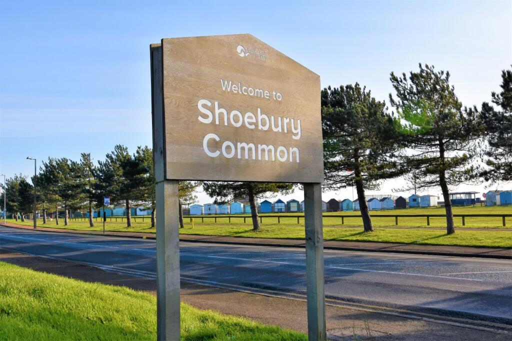 Shoebury Common Road, Shoeburyness, Southend-on-Sea, Essex, SS3 photo 4