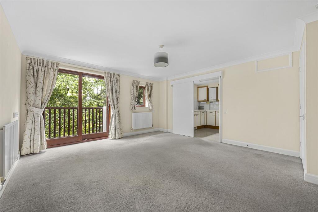 Emmbrook Court, Reading - View 5