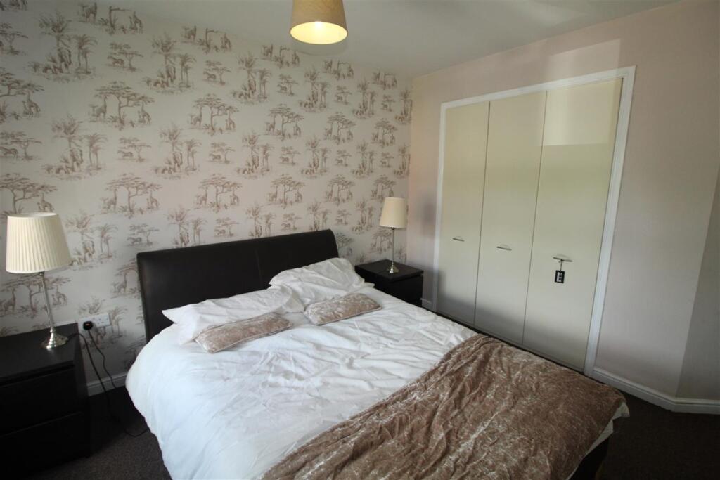 Whitehall Road, Leeds photo 4