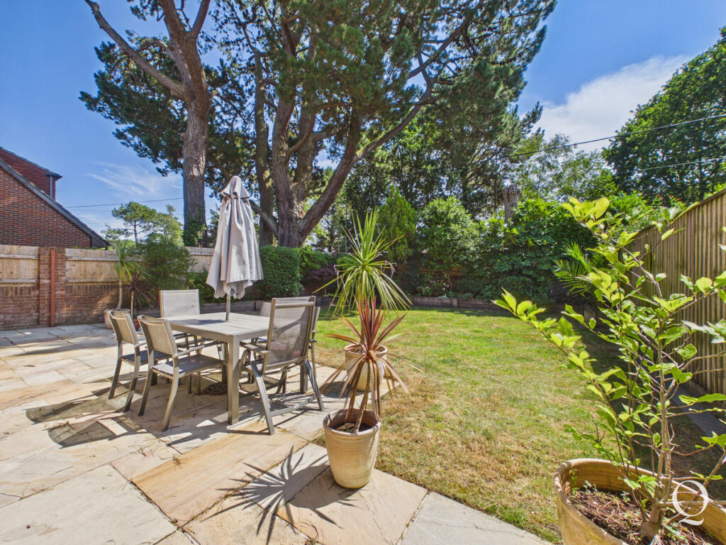 House in Corfe Mullen - View 4