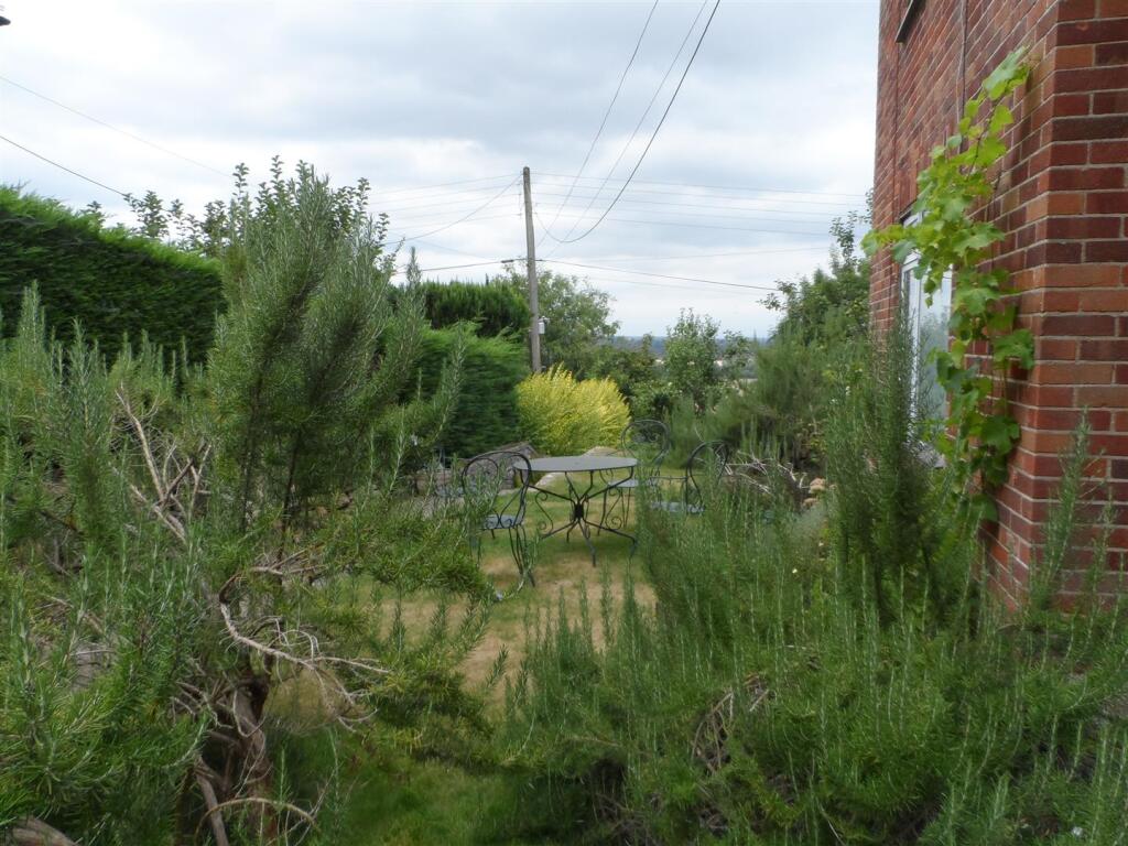 House in Taunton - View 2