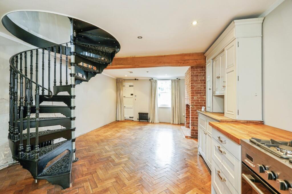 House in Canterbury - View 5