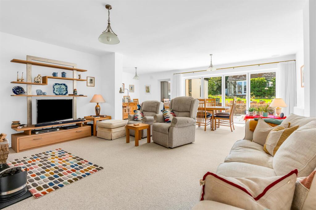 Additional image 13 of Chestnut Walk, Welwyn
