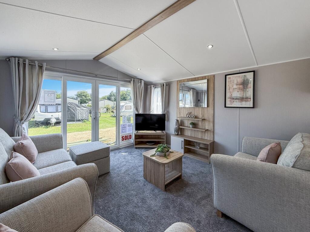 The Oaks Holiday Park, Chapel Road, Bucklesham, Ipswich, IP10 photo 2