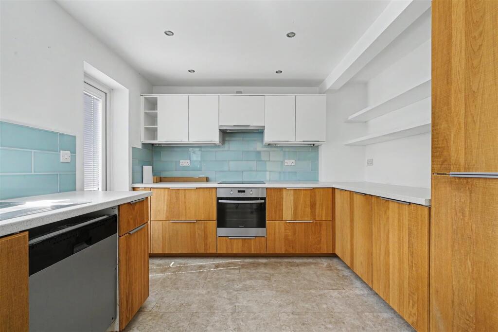 House in Nottingham, Inham Nook, Chilwell - View 4
