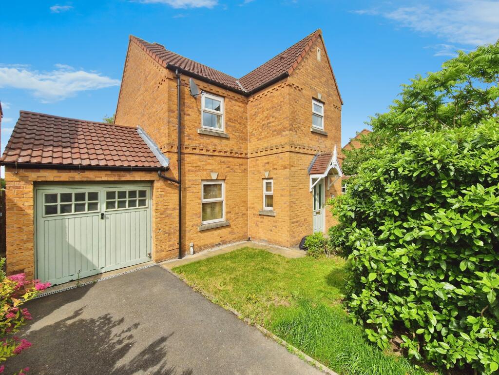 4-bed detached on Sherwood Road, Harworth, Doncaster, DN11, £275,000