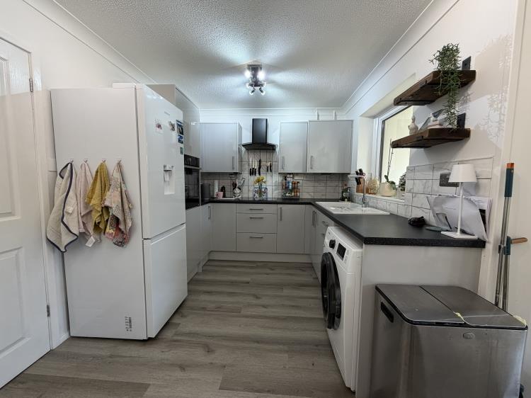 64 Faulkeners Way, Trimley St. Mary, Felixstowe photo 3