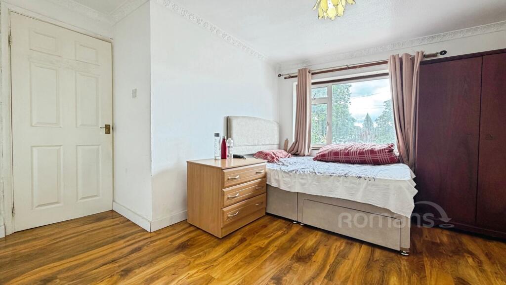 House in Rushmoor, North Town - View 4
