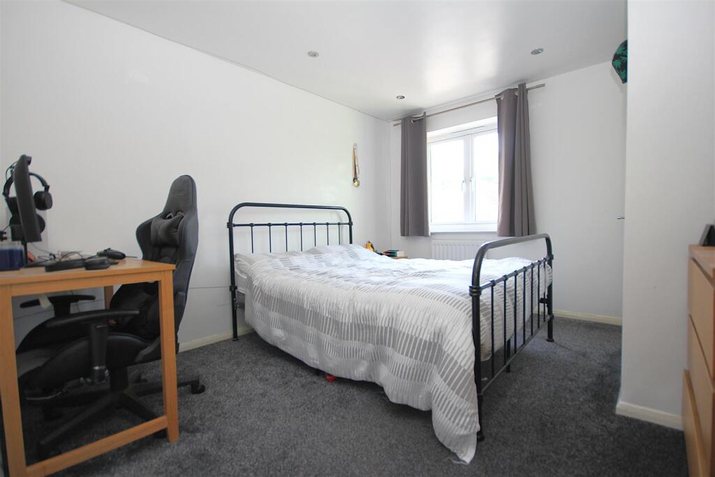House in Whiteley, Titchfield Park - More