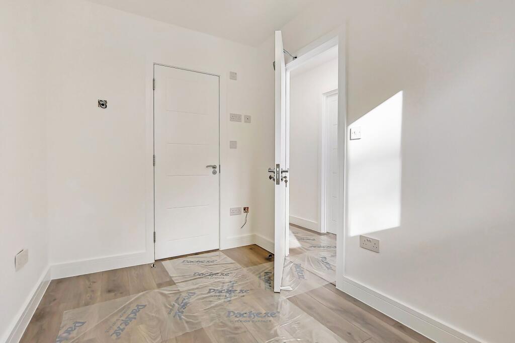 Main image of property: 16 Hospital Way, Lewisham, SE13