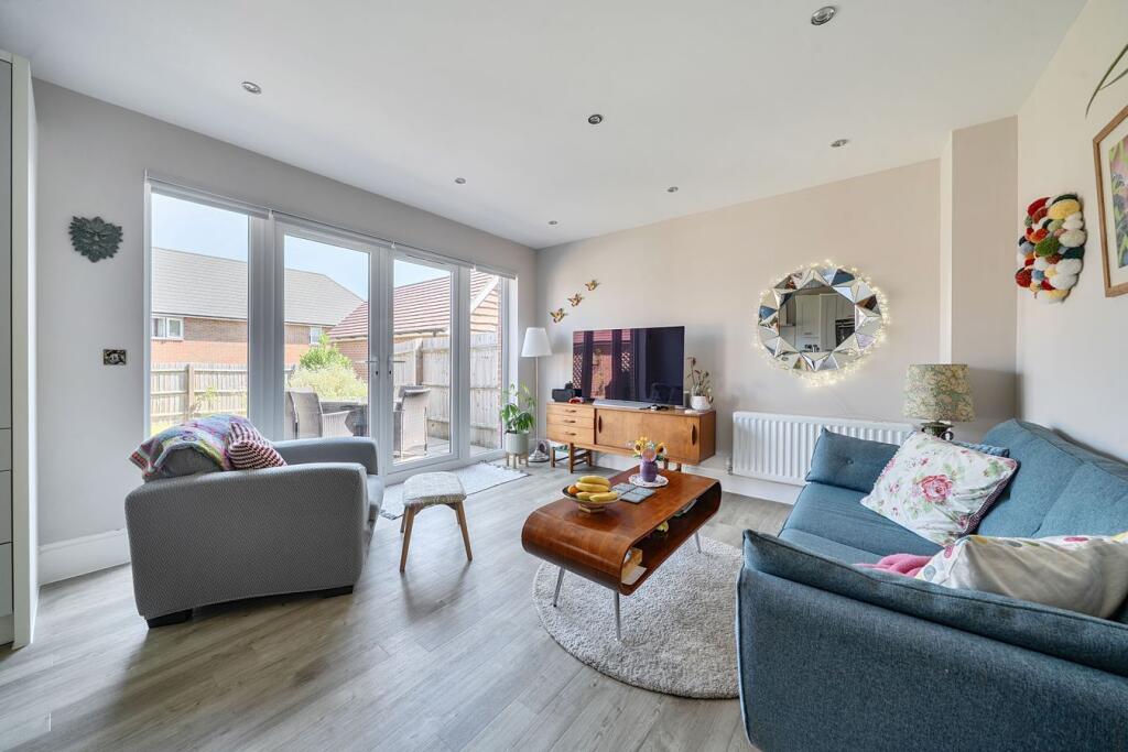 House in Warminster, Tascroft Rise, Wiltshire - More