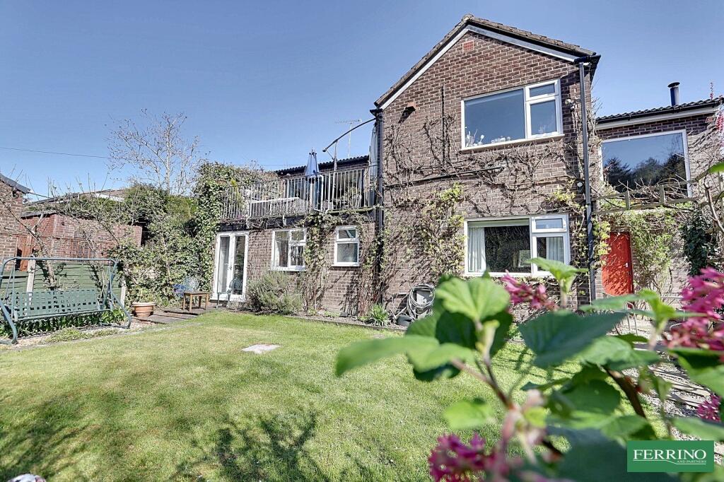 4-bed detached on 8, Bells Place, £500,000