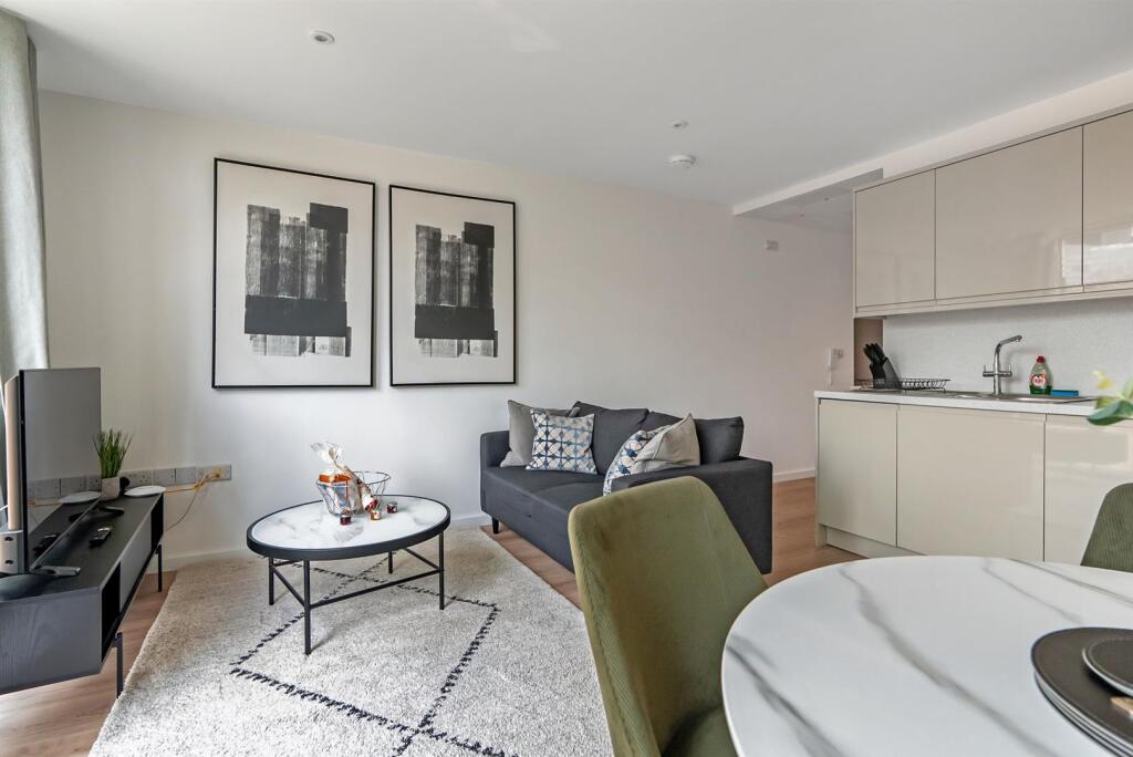 Apartment in Cambridge - View 4
