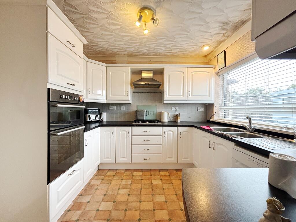 House in Wigan, Ashton-in-Makerfield - More