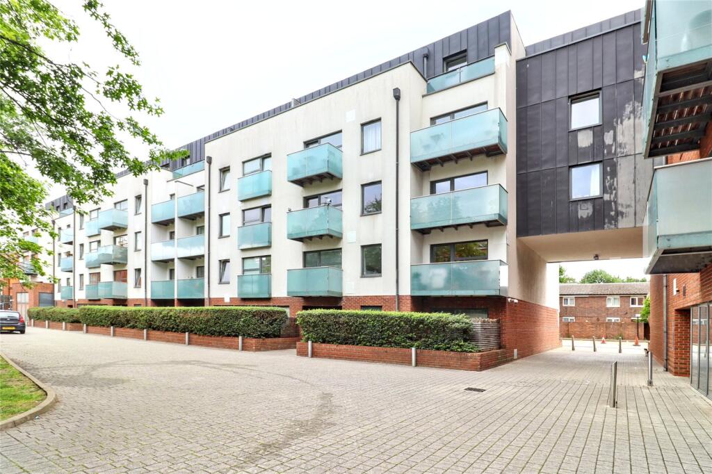 Apartment in London - More