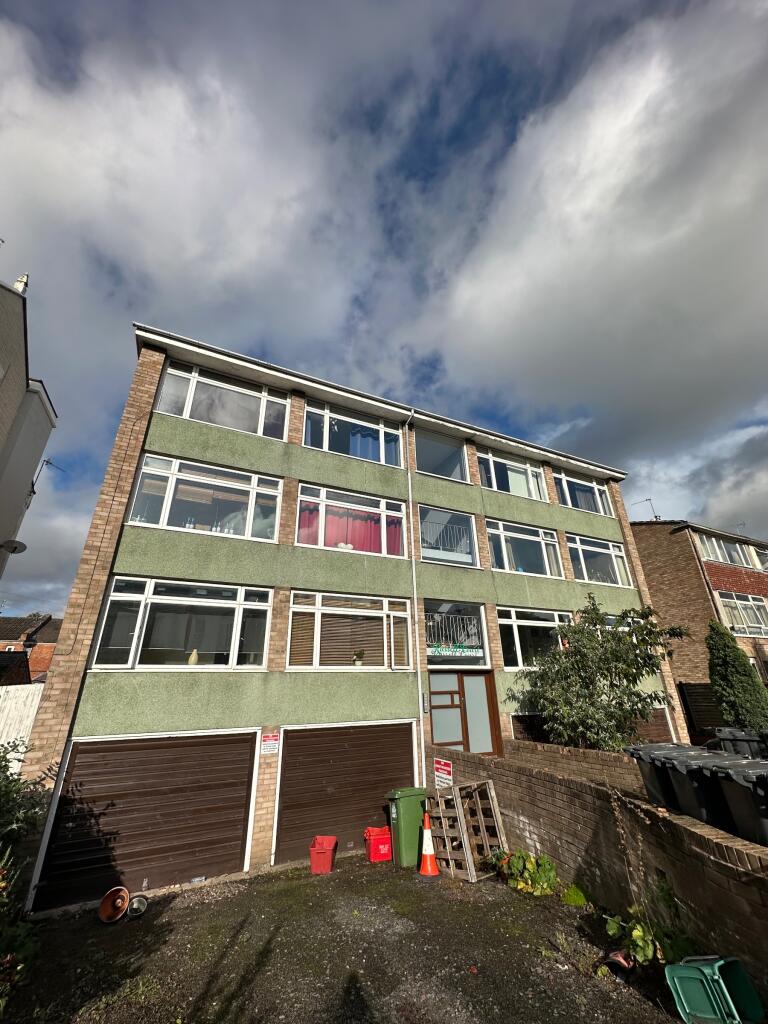 Main image of property: 4 bed flat, Russell Court, CV31 1EY