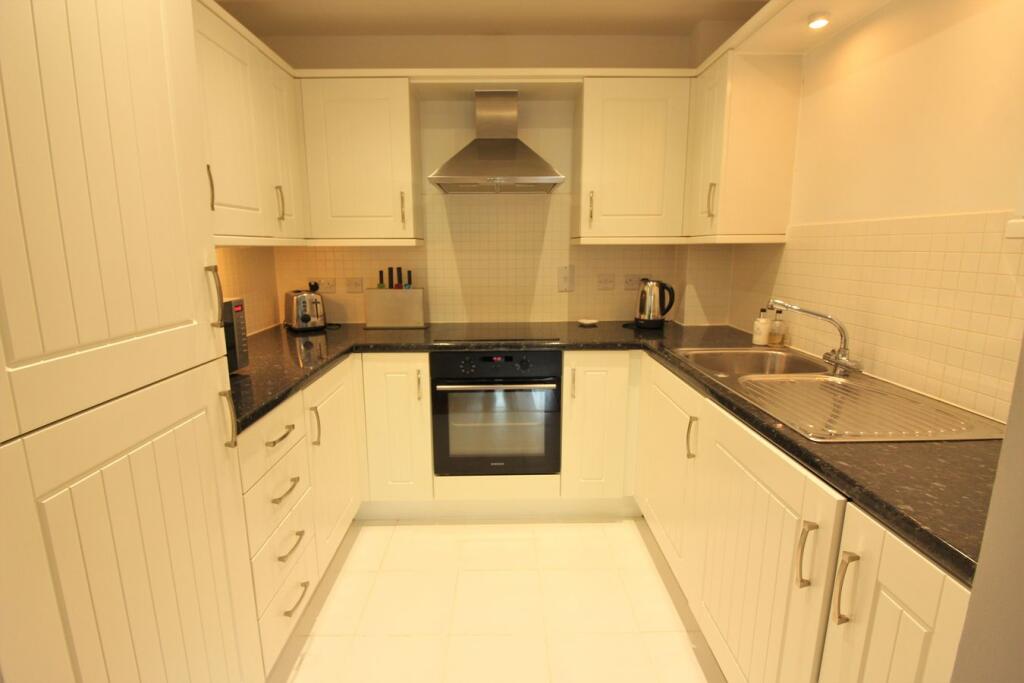 Pool Close, West Molesey, KT8 photo 2