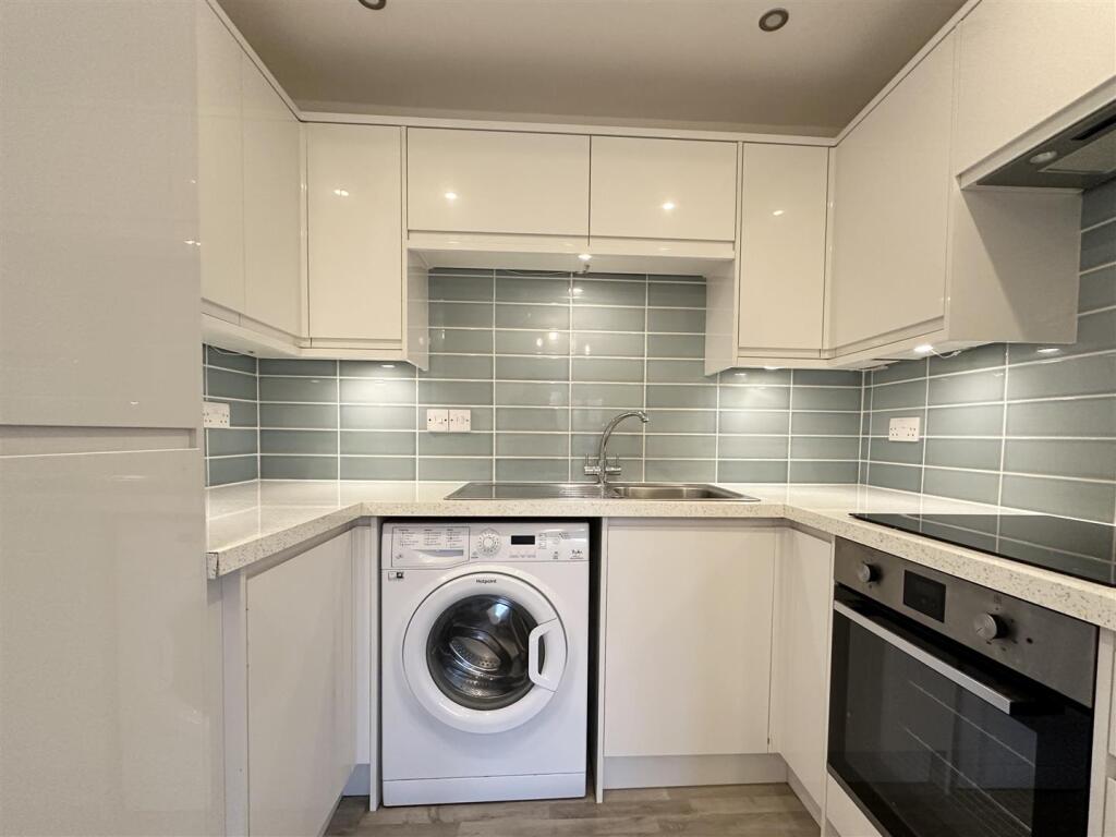 Queenswood House, Eastfield Road, Brentwood photo 2
