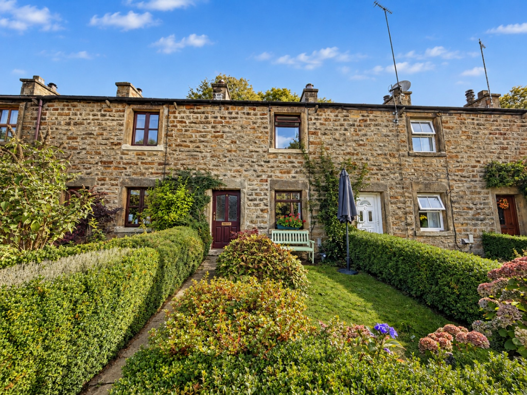 1-bed house on Long Row, Calder Vale, Preston, PR3 | 670 sqft | Character Filled Cottage, £190,000
